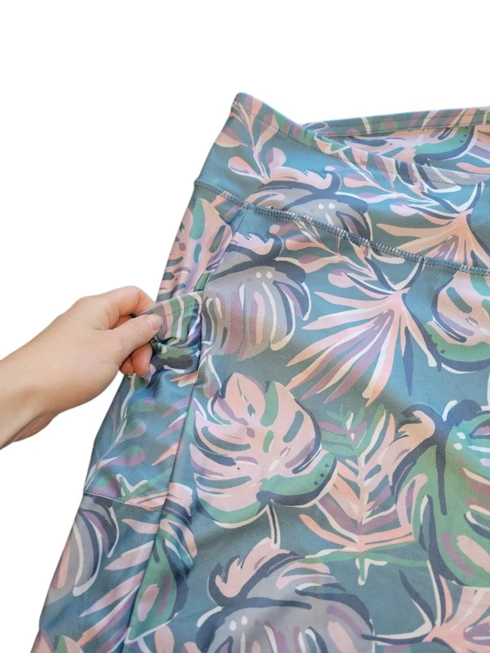 UV Skinz NWT Pastel Leaf Print Bermuda Swim Shorts Women's Size 3XL